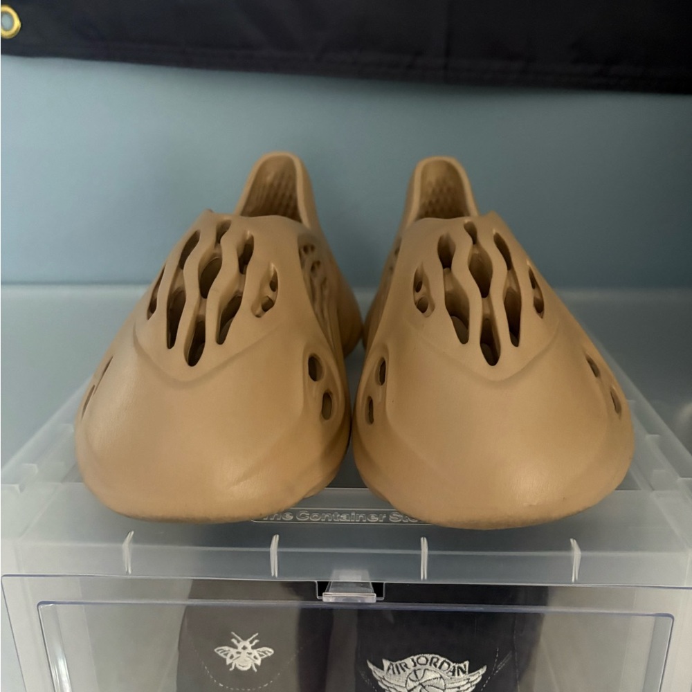 Yeezy foam runner. - Picture 4 of 9